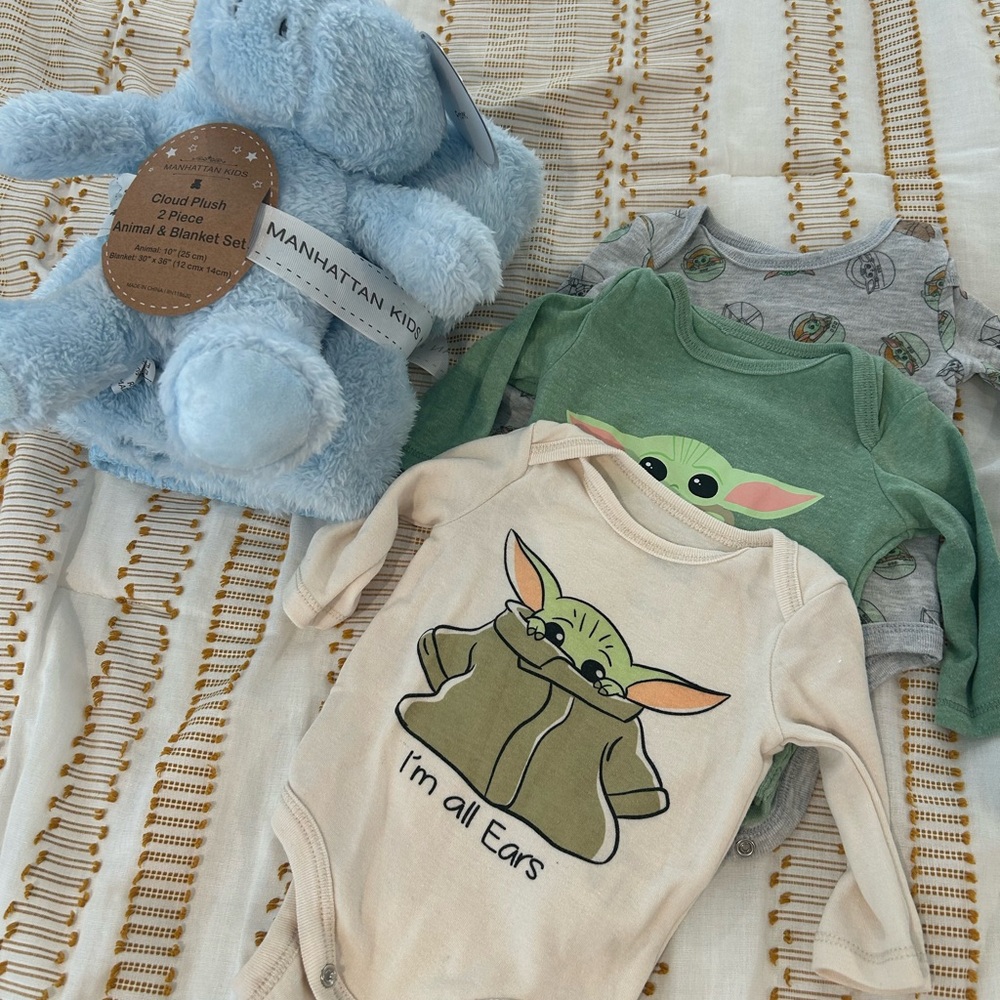 Star Wars Baby Yoda Long Sleeve Onesie Bundle